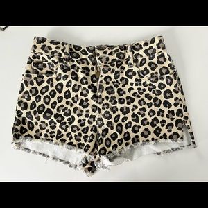 Amuse Society Cheetah Print Jean Shorts
